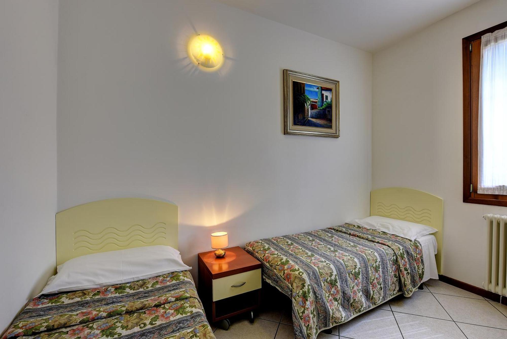 Italsol Residence Riai Moniga del Garda Rom bilde