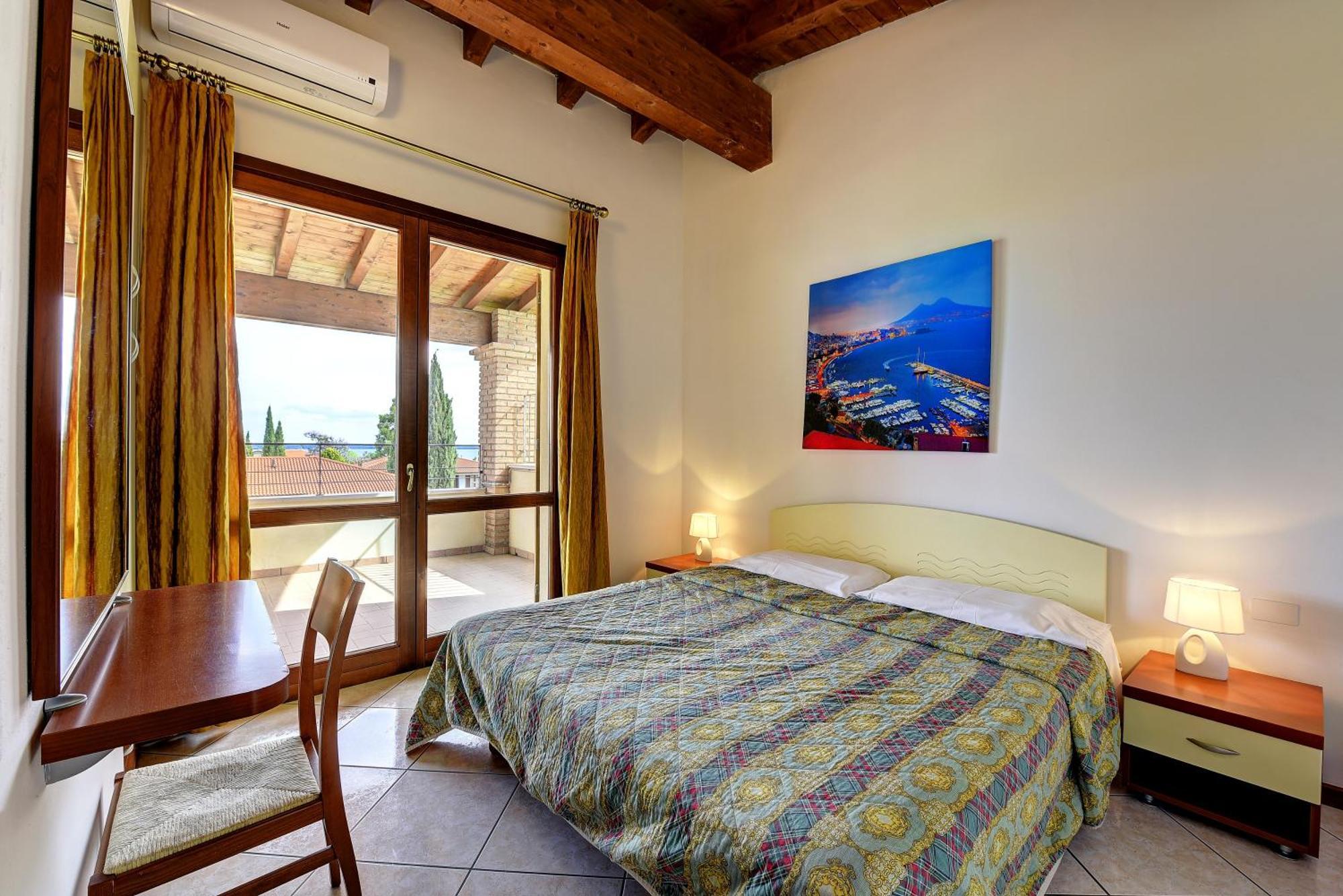 Italsol Residence Riai Moniga del Garda Rom bilde